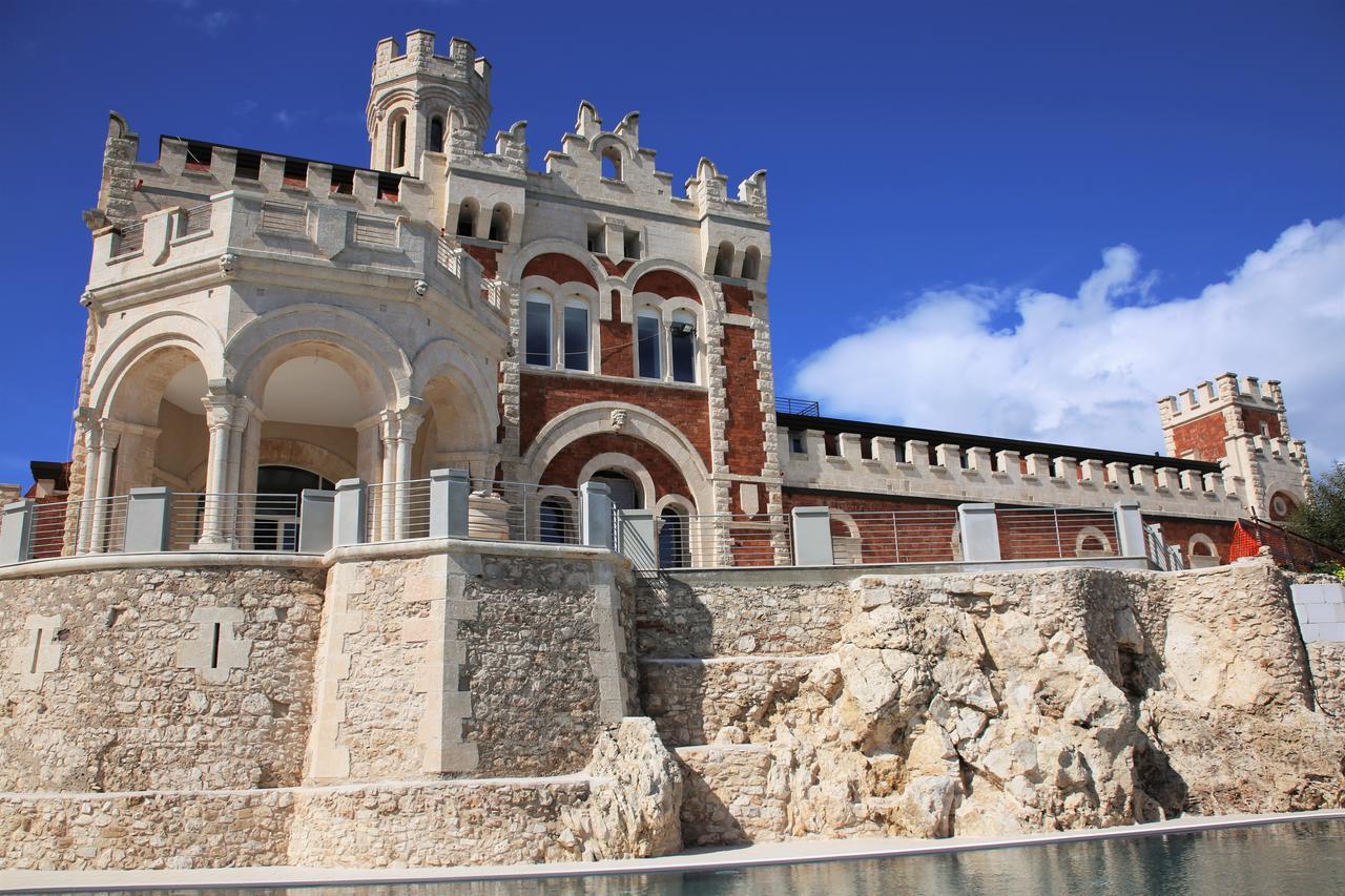 Castello Tafuri Hotel Portopalo Di Capo Passero Exterior photo