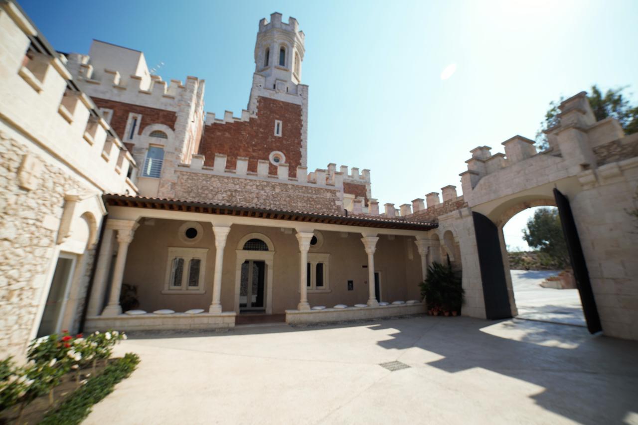 Castello Tafuri Hotel Portopalo Di Capo Passero Exterior photo
