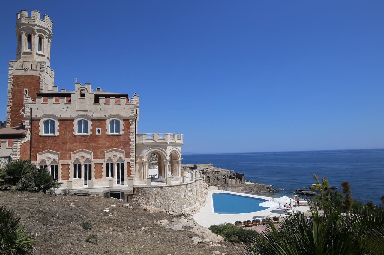 Castello Tafuri Hotel Portopalo Di Capo Passero Exterior photo